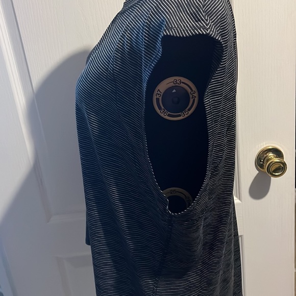 Open Back Workout top - Picture 2 of 3